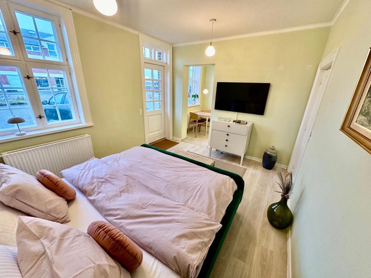 Bed and Breakfast Hirtshals Gamle Station Экстерьер фото