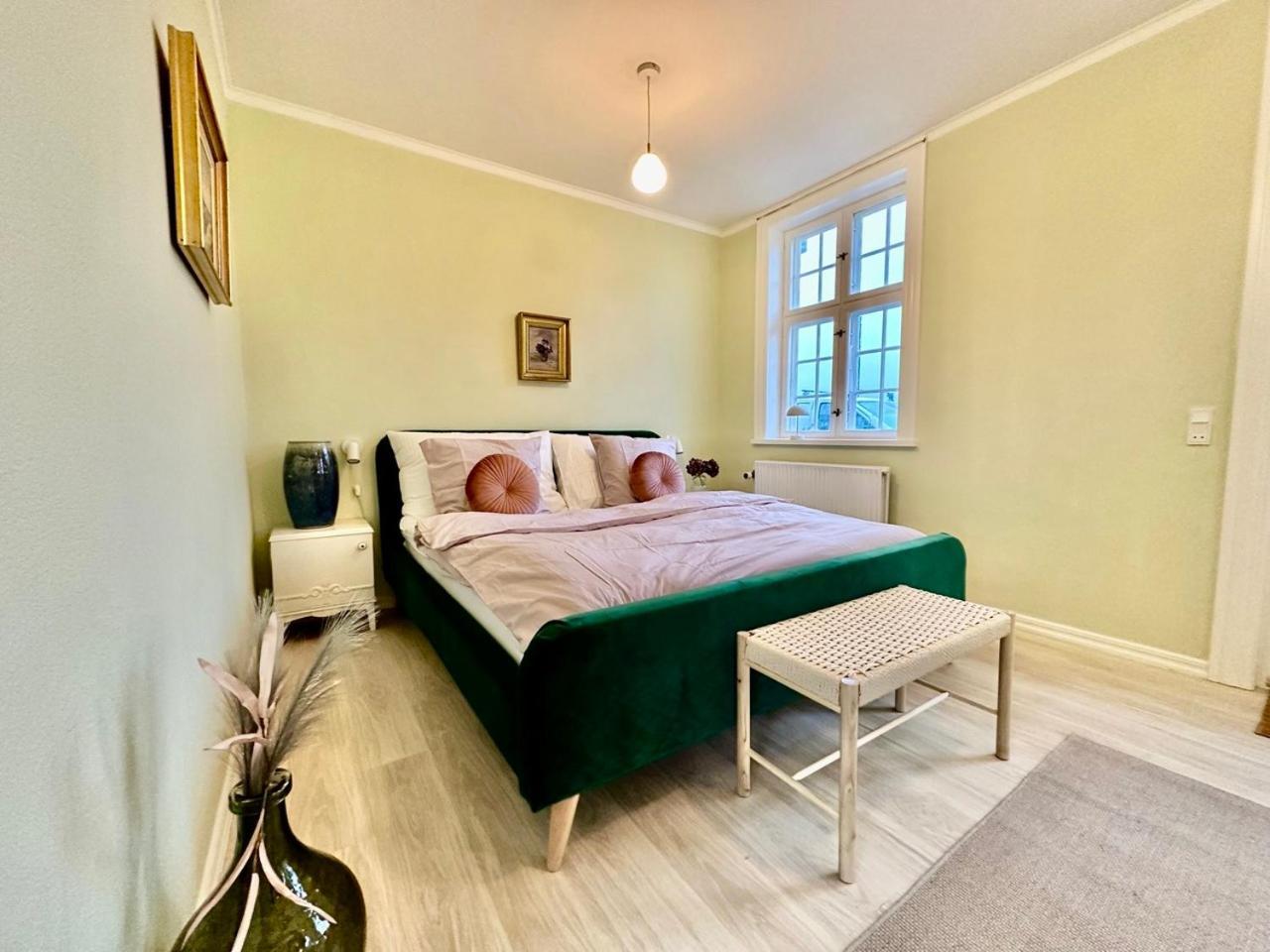 Bed and Breakfast Hirtshals Gamle Station Экстерьер фото